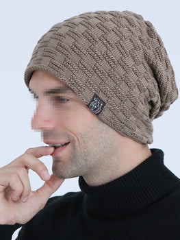 Mens Knitted Hat With Woolen Thread